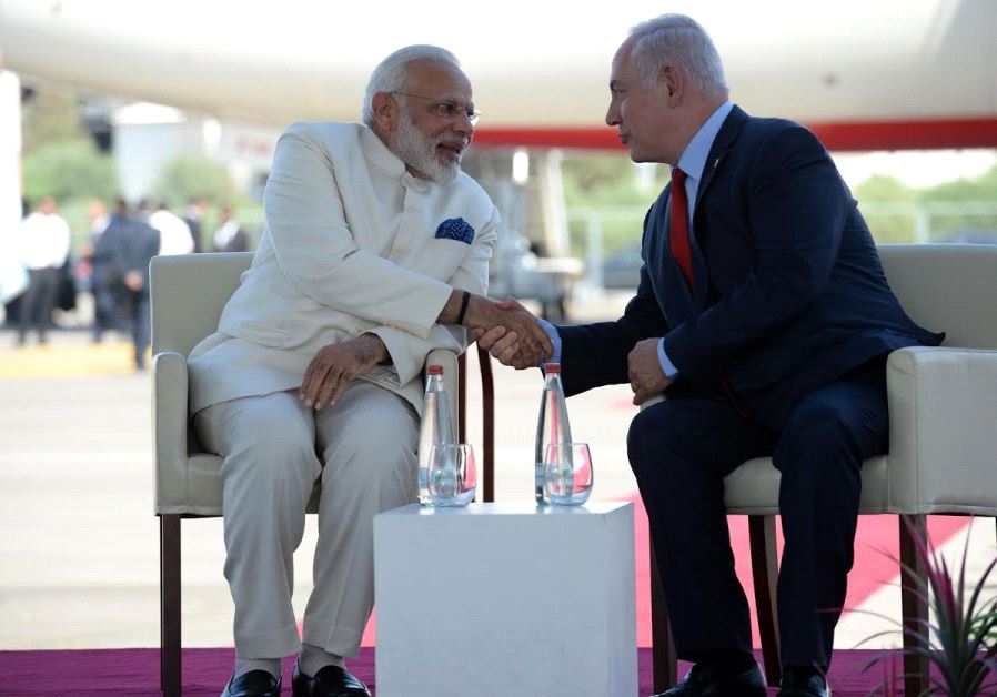Prime Minister Benjamin Netanyahu greets Indian Prime Minister Narendra Modi upon his arrival in Israel, July 4, 2017
