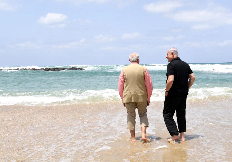 Israeli Prime Minister Benjamin Netanyahu and Indian Prime Minister Narendra Modi tour Dor Beach on the third day of Modi's visit to Israel‏