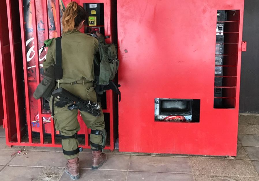 IDF Caracal soldier