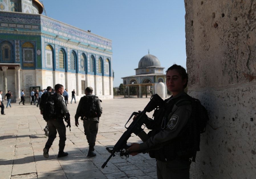 Border Police at sight of terror attack on Temple Mount July 14