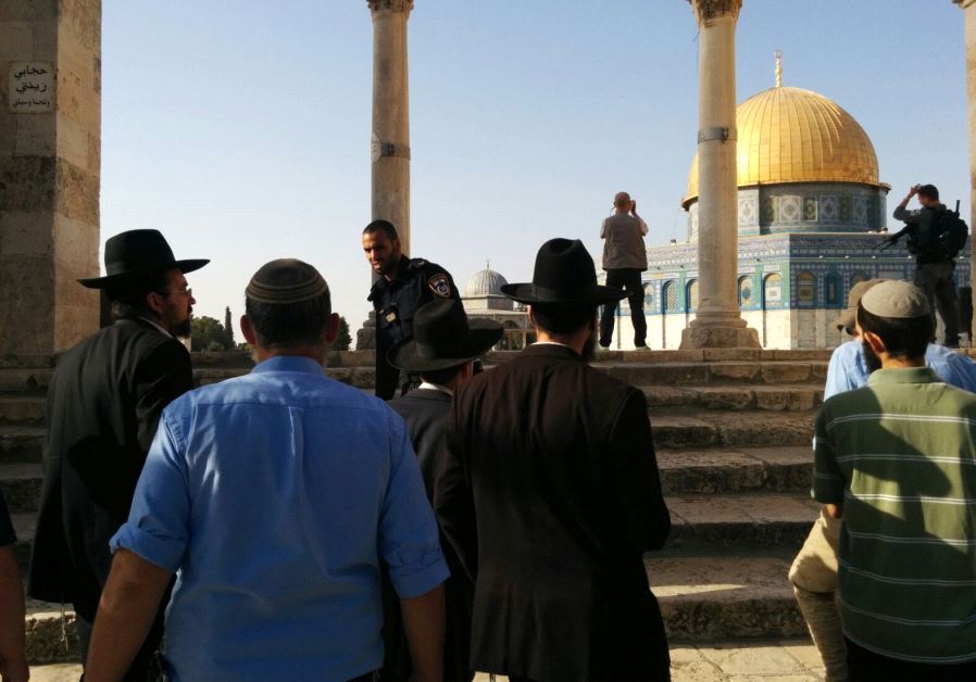 Jewish visitors in Temple Mount