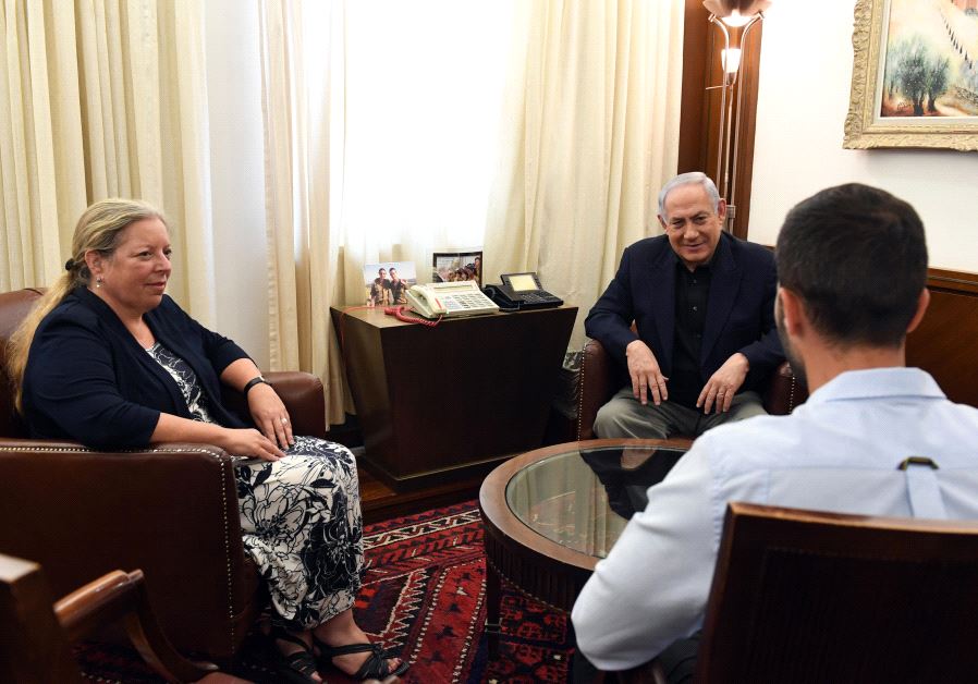 Prime Minister Benjamin Netanyahu meets Israel's Ambassador to Jordan Einat Schlein and wounded security officer Ziv, July 25 2017.