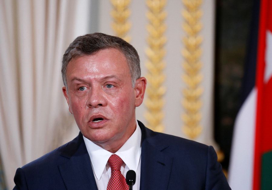 Jordan's King Abdullah attend a joint news conference following a meeting with the French president at the Elysee Palace in Paris, France, June 19, 2017. 